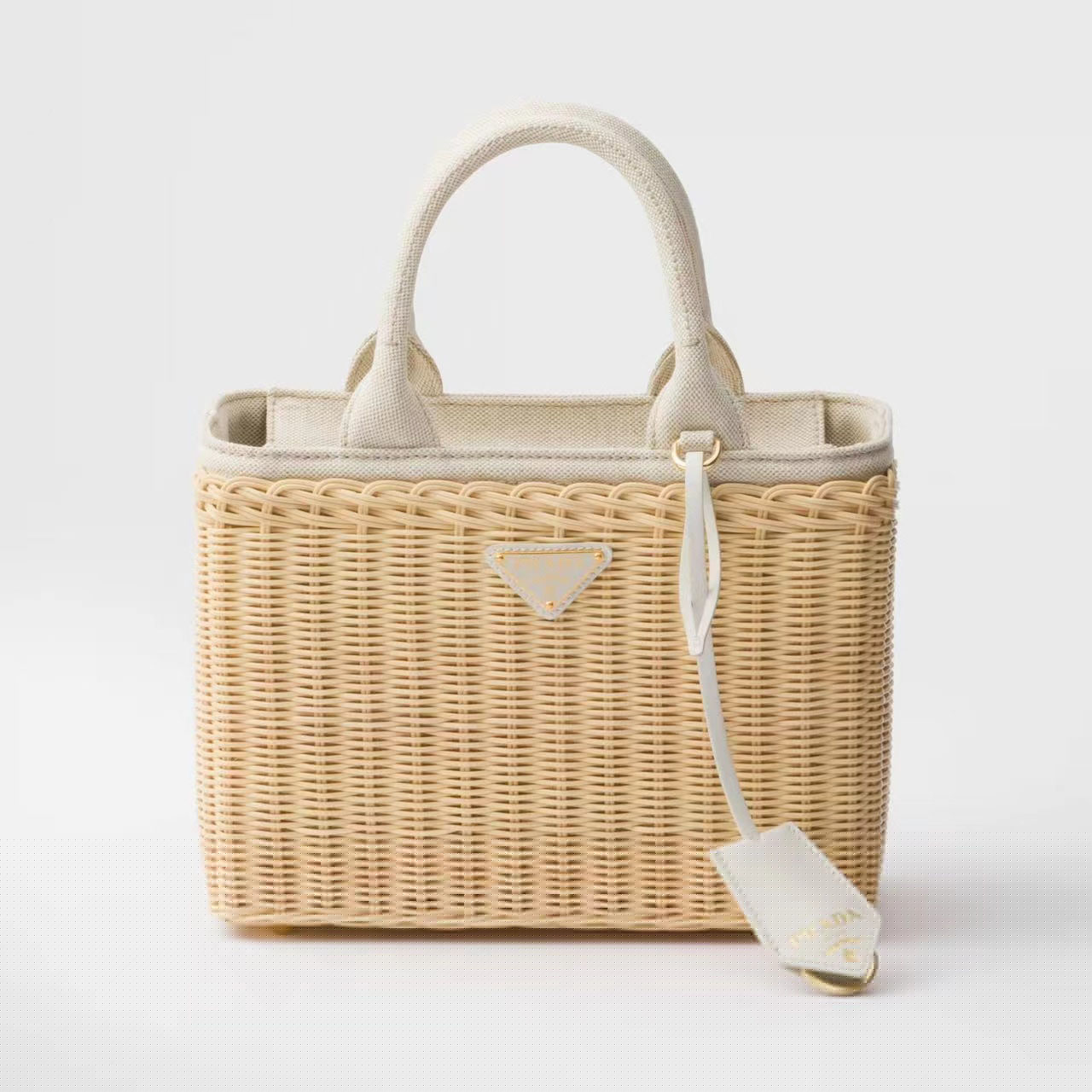 Pra*a shopping bags